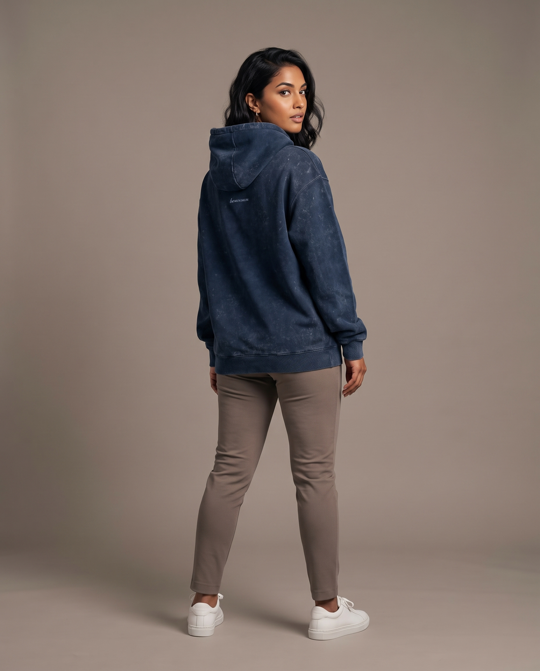 Edge Blue female back